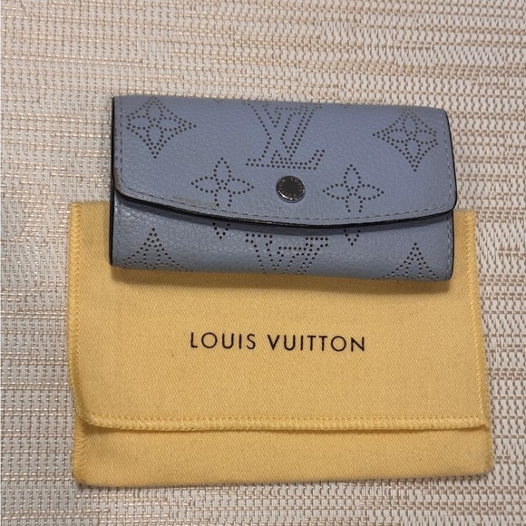 Louis Vuitton Light Blue Mahina Key Holder - Picture 2 of 8